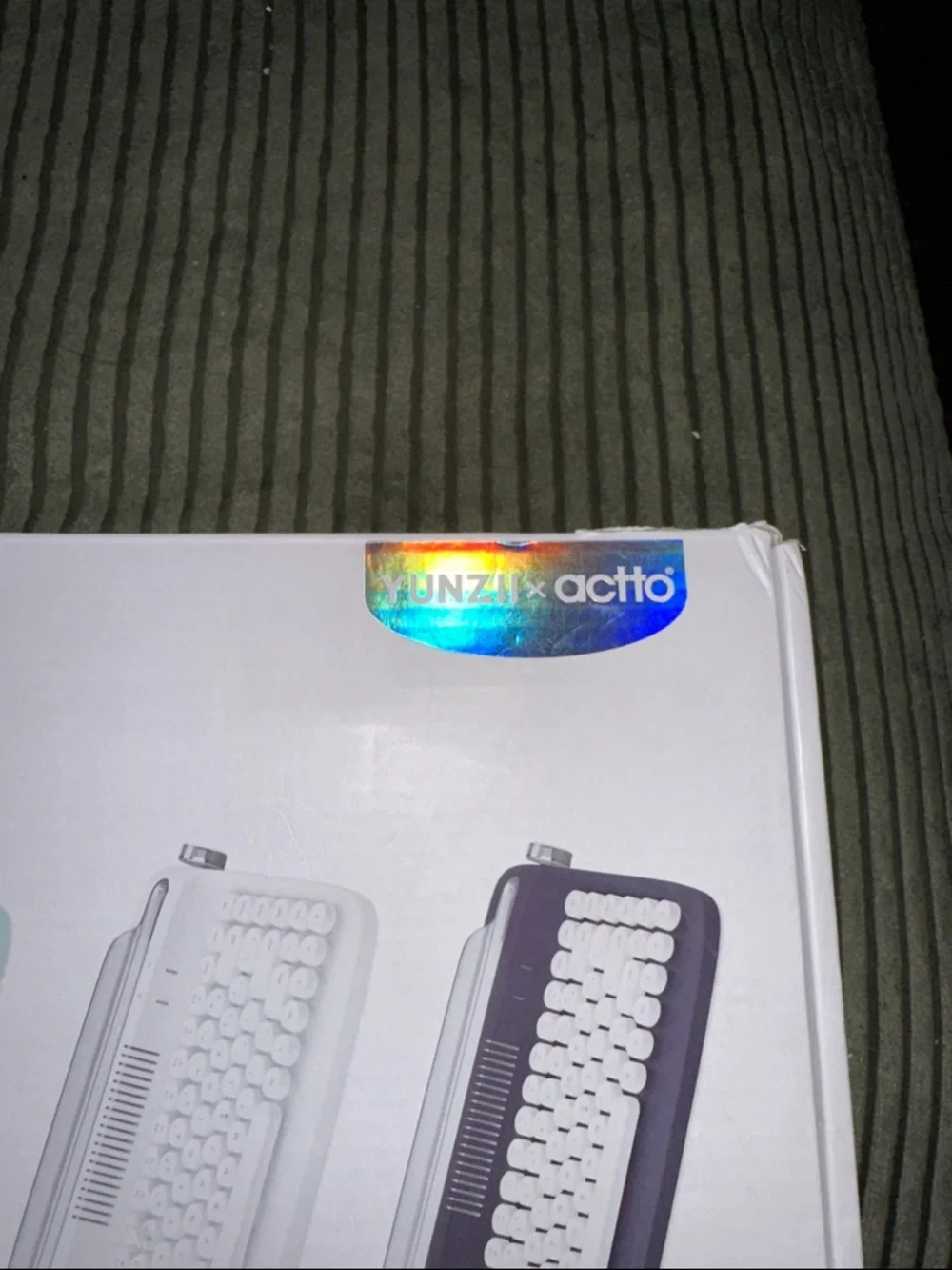 YUNZII & actto Retro Typewriter Keyboard - White